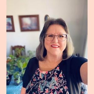 Meet your Posher, Deborah